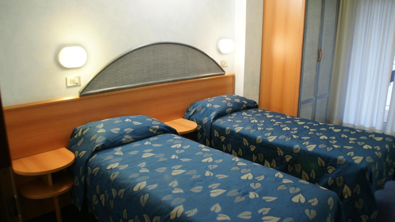 רימיני Hotel Verudella מראה חיצוני תמונה