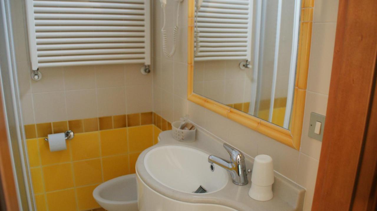 רימיני Hotel Verudella מראה חיצוני תמונה
