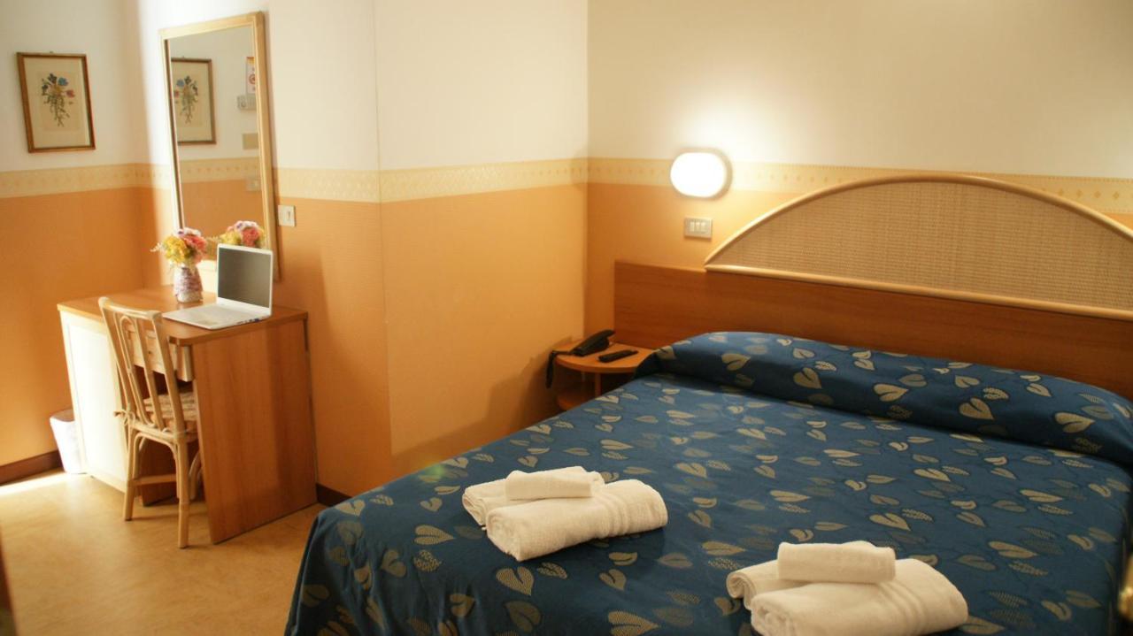רימיני Hotel Verudella מראה חיצוני תמונה