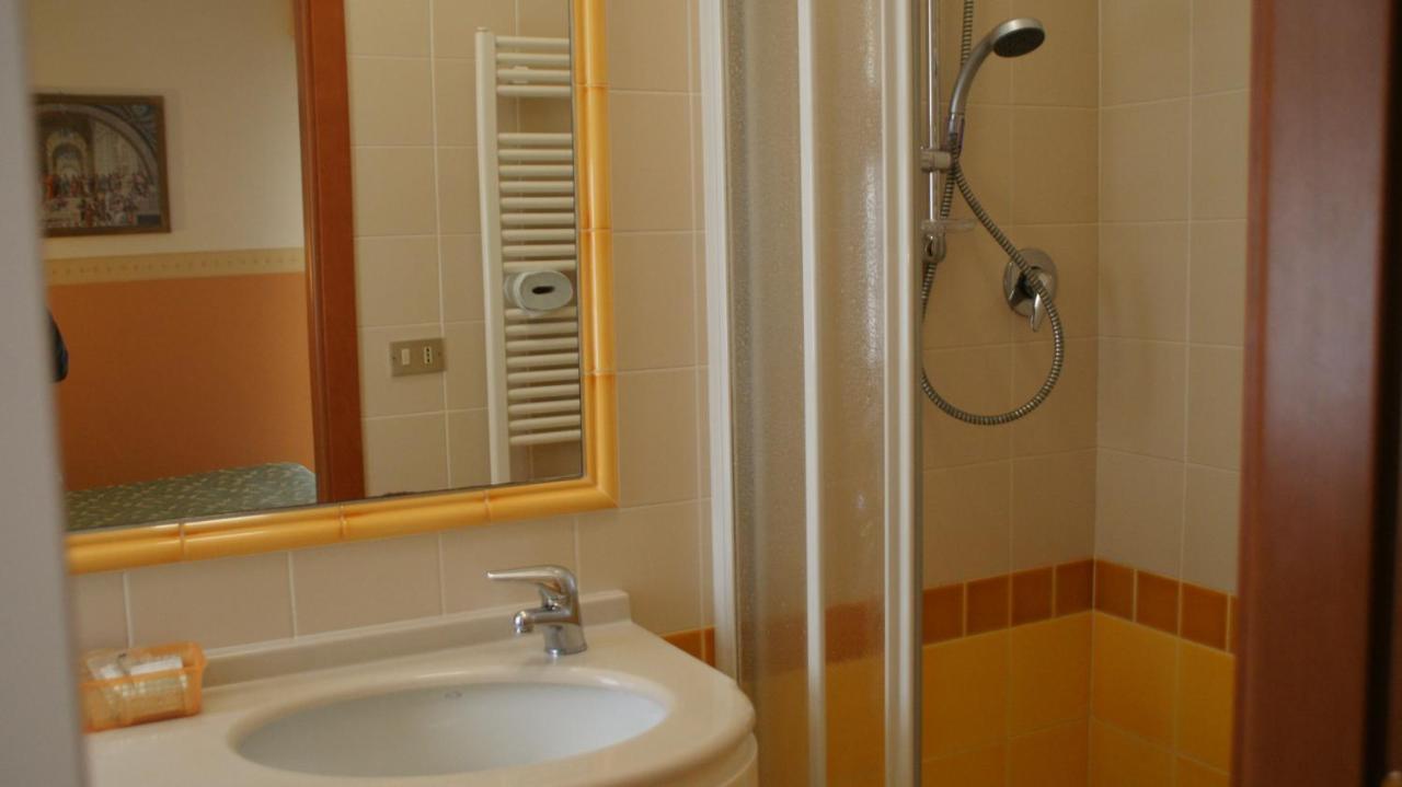 רימיני Hotel Verudella מראה חיצוני תמונה