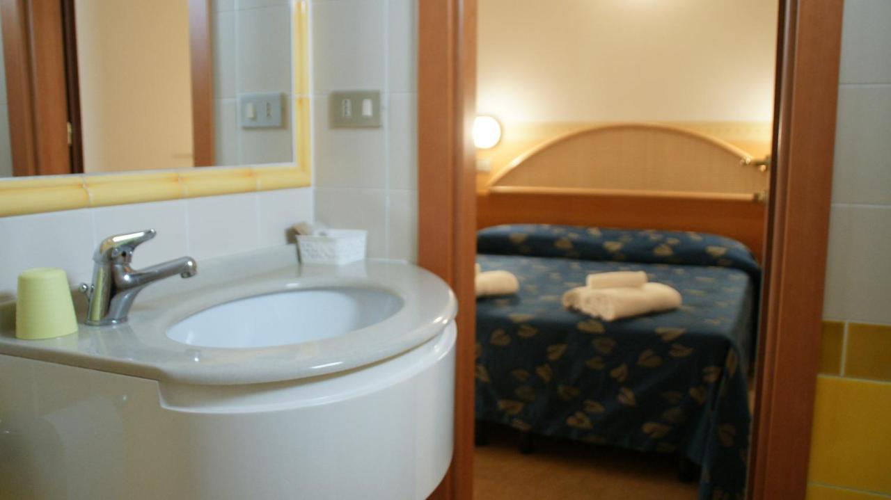 רימיני Hotel Verudella מראה חיצוני תמונה