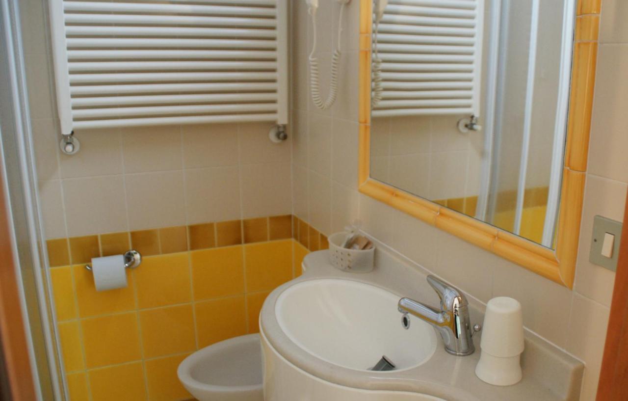 רימיני Hotel Verudella מראה חיצוני תמונה