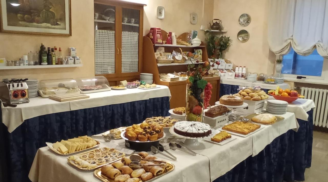 רימיני Hotel Verudella מראה חיצוני תמונה