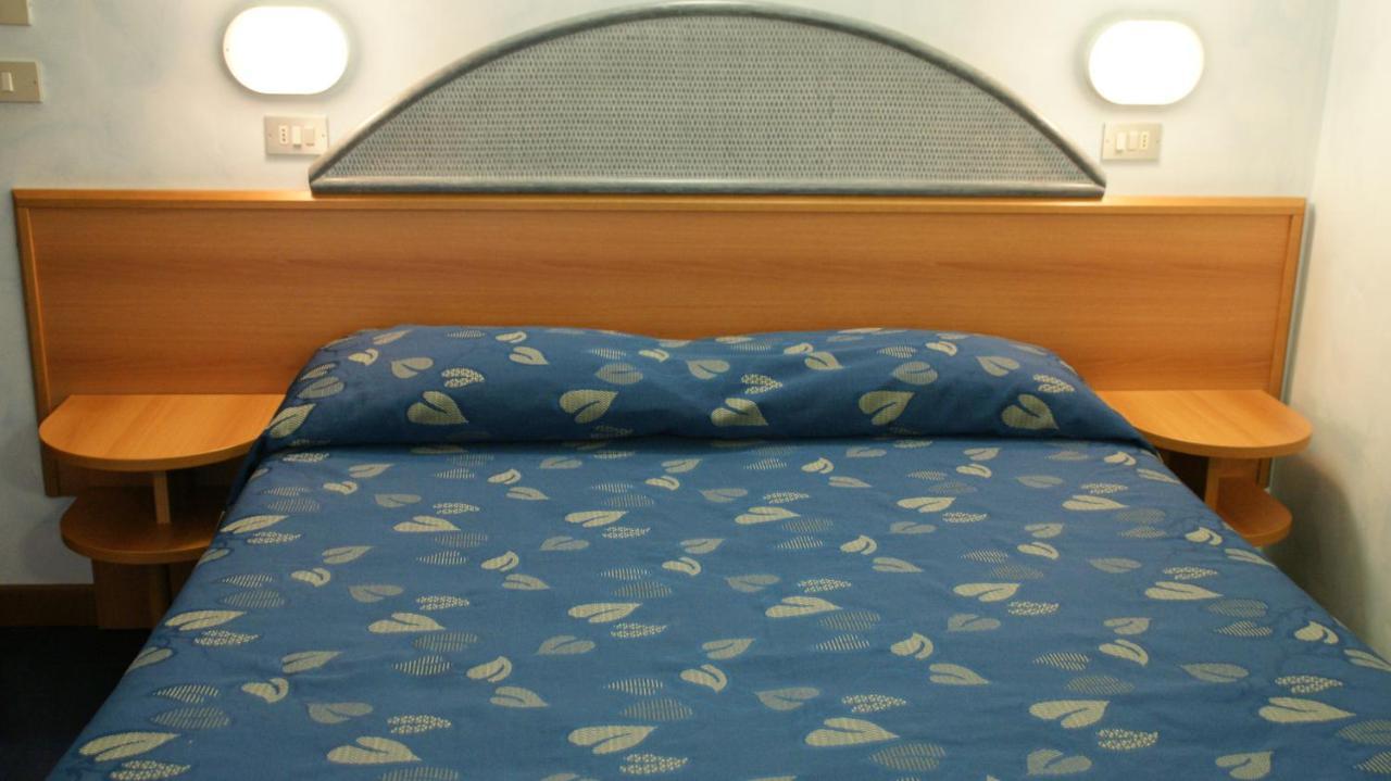 רימיני Hotel Verudella מראה חיצוני תמונה