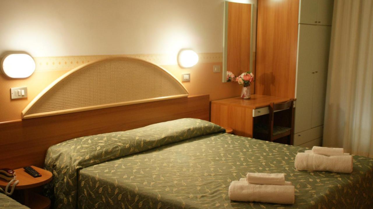 רימיני Hotel Verudella מראה חיצוני תמונה